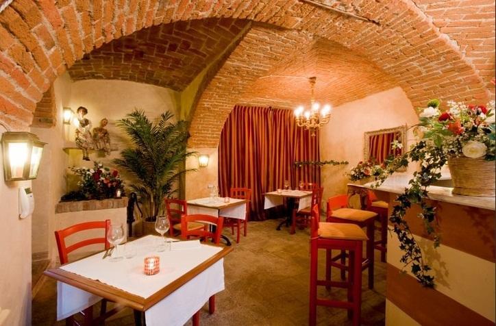 Il Paladino Acomodação com café da manhã Sciolze Exterior foto